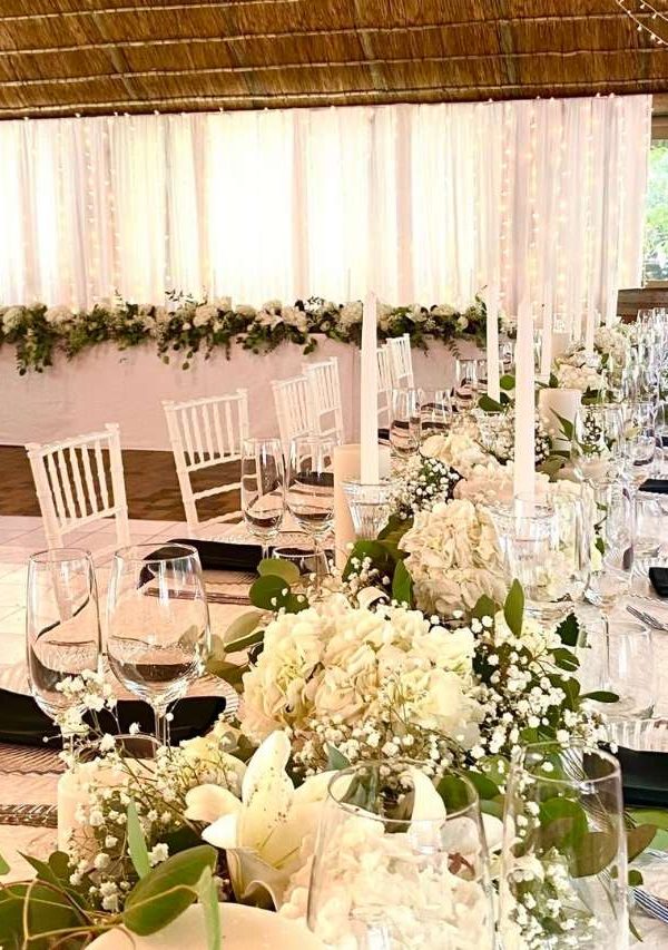 White & Green Wedding Reception Table - D&D